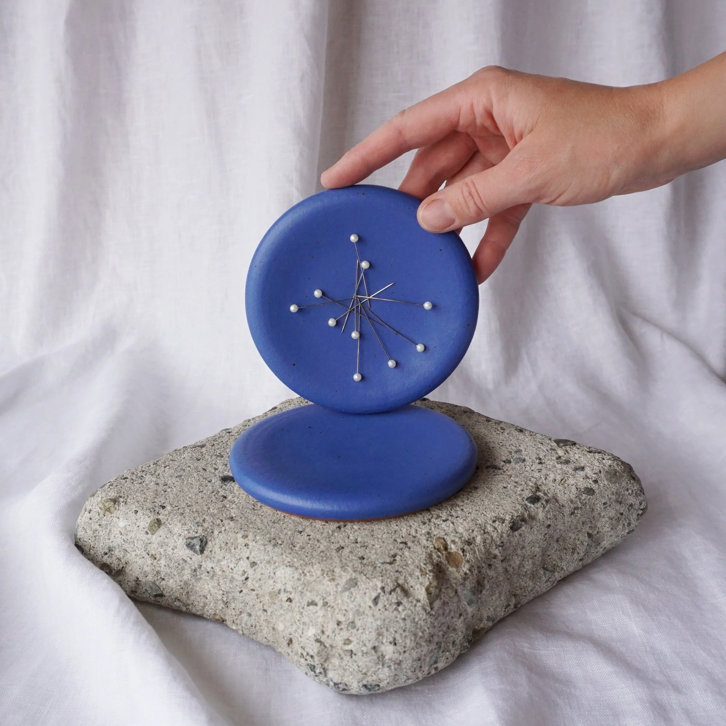magnetic pin dish_cobalt_2.jpg
