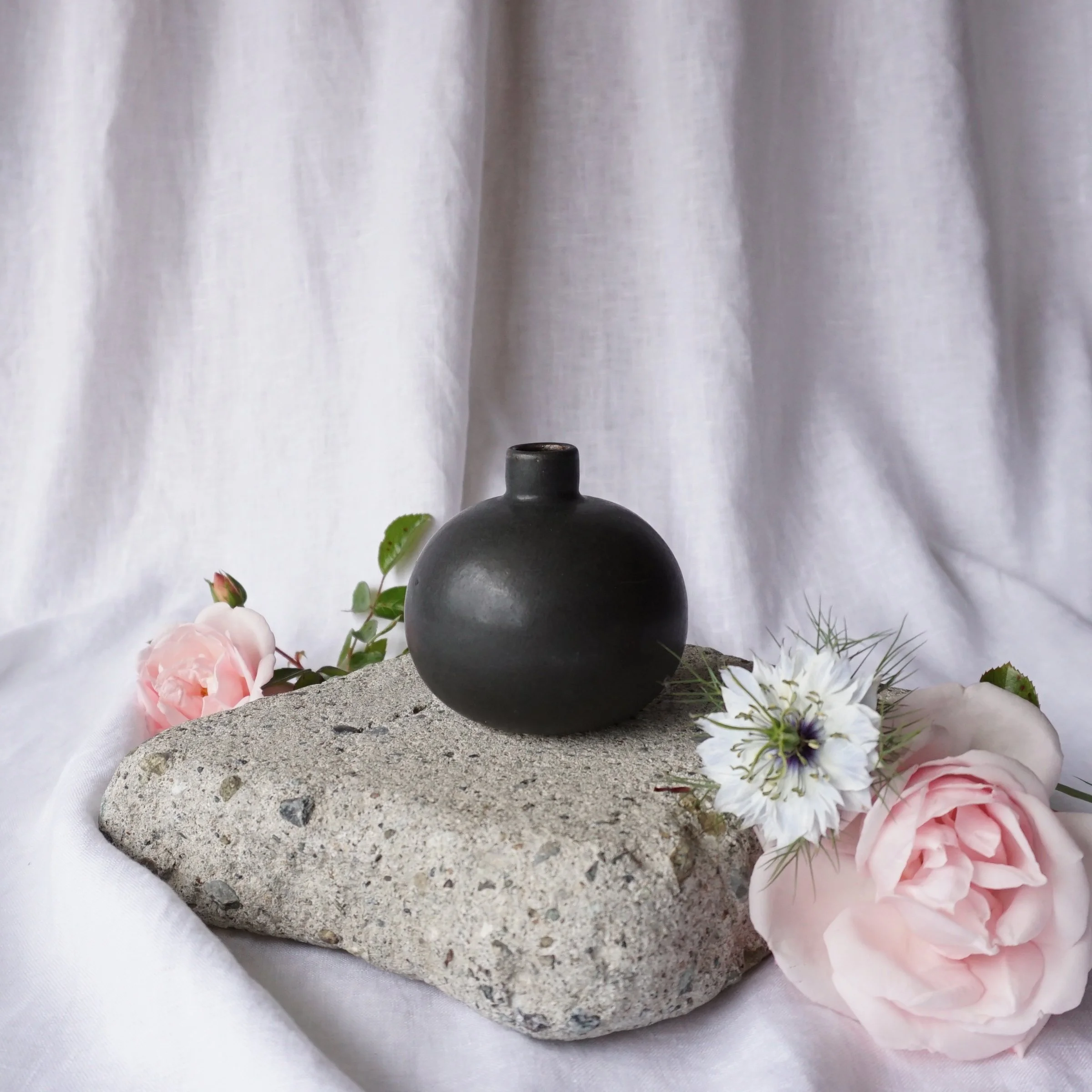 bud vase_onyx_2.jpg