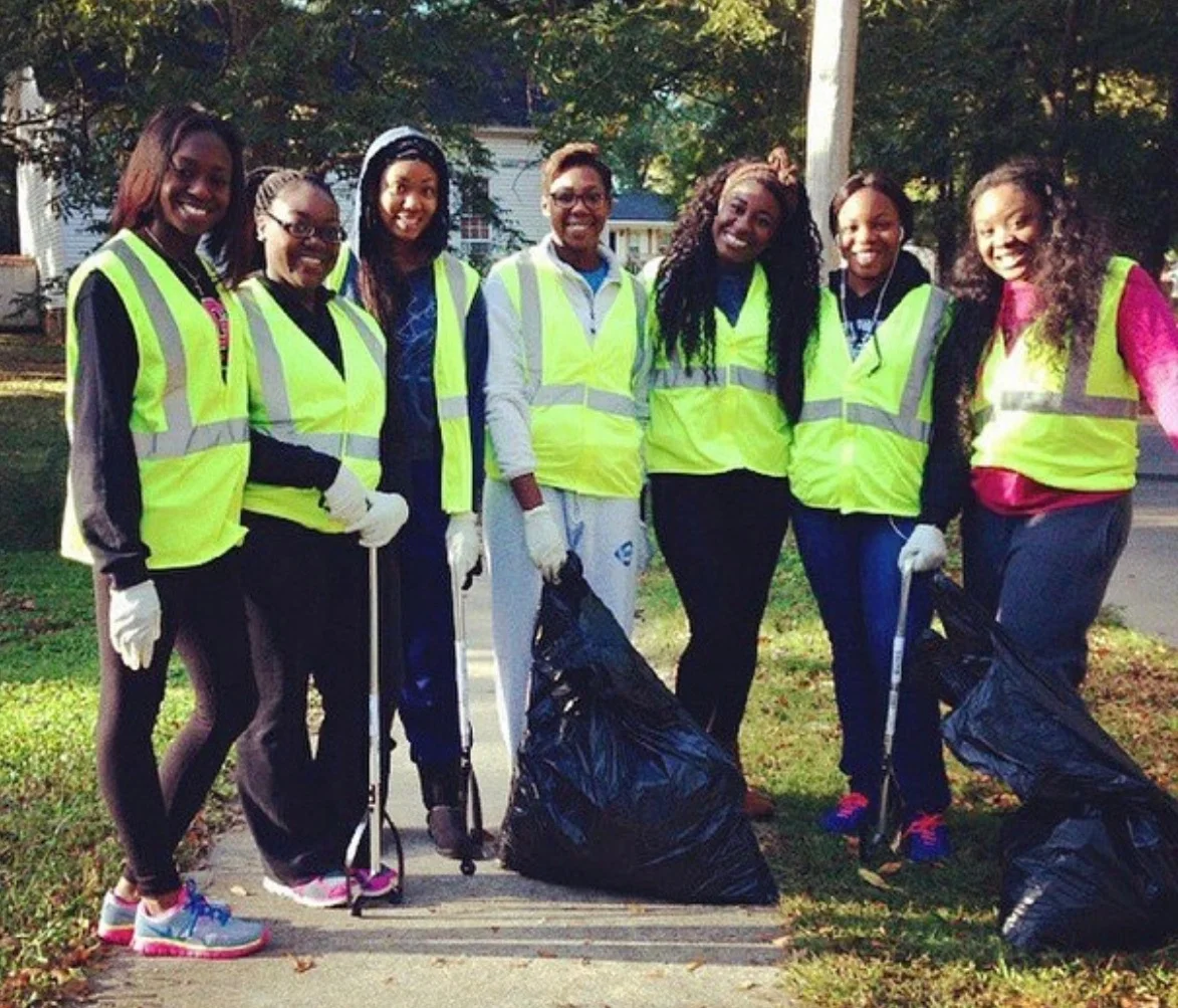 Community clean up with UWG!