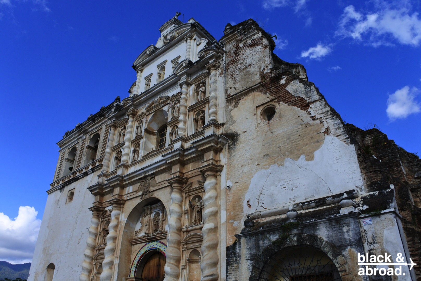 Iglesias De San Francisco El Grande is just one of the many beautiful structures in Antigua that fell victim to multiple earthquakes.