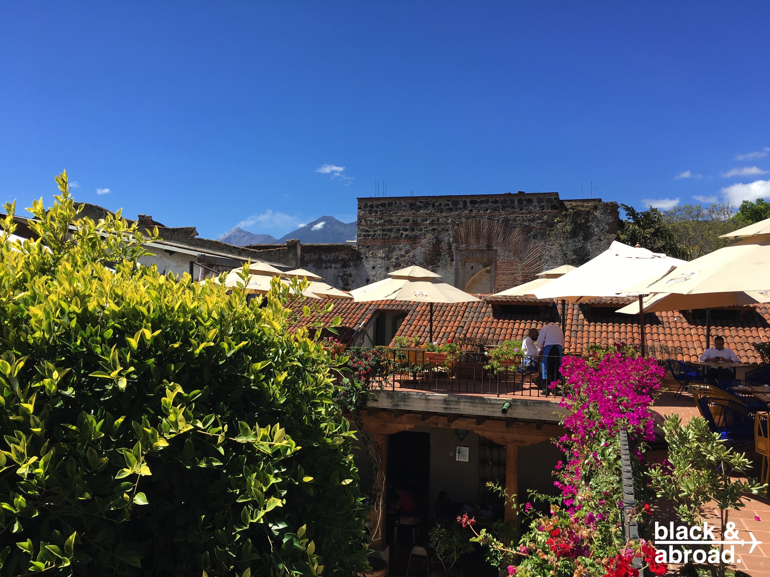 Enjoy a chill weekend lunch on Los Tres Tiempos' terrace.