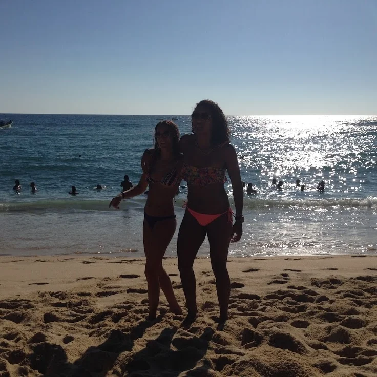 Travel-ships: The Beauty in Meeting New People When You Travel