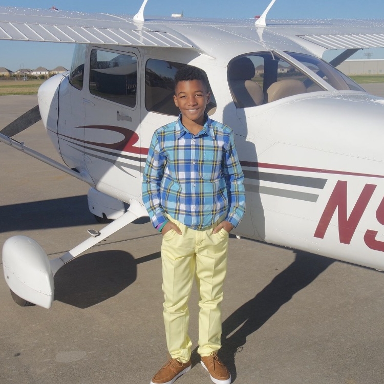 This week's conversation was curated by junior contributor Zavien Floyd, founding member of www.weare4deep.com . This 10-year-old entrepreneur has aspirations of becoming a pilot, and as luck would have it, we were able to connect him with one. In his conversation with Curtis Austin, Zavien uncovers the pro's and cons of life as an airline transport pilot. 
