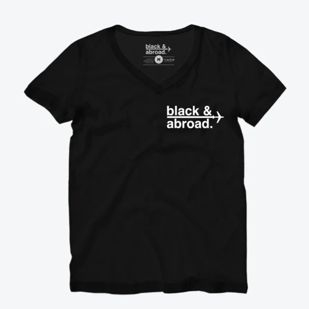 LADIES SIGNATURE BLACK & ABROAD CORNER LOGO V-NECK