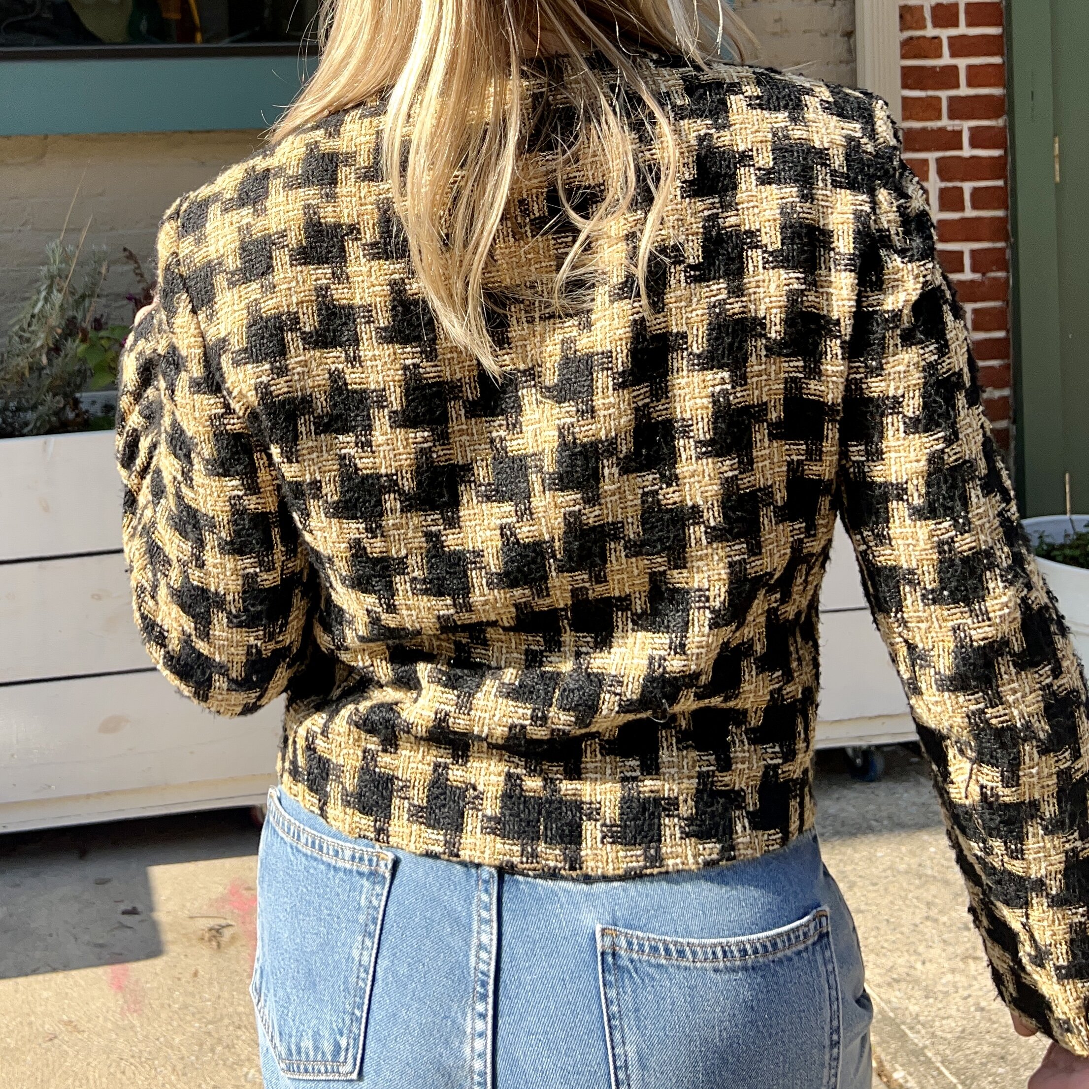 7ACF8CD0-7AC5-45D1-800D-7BE2E8DF3BFF