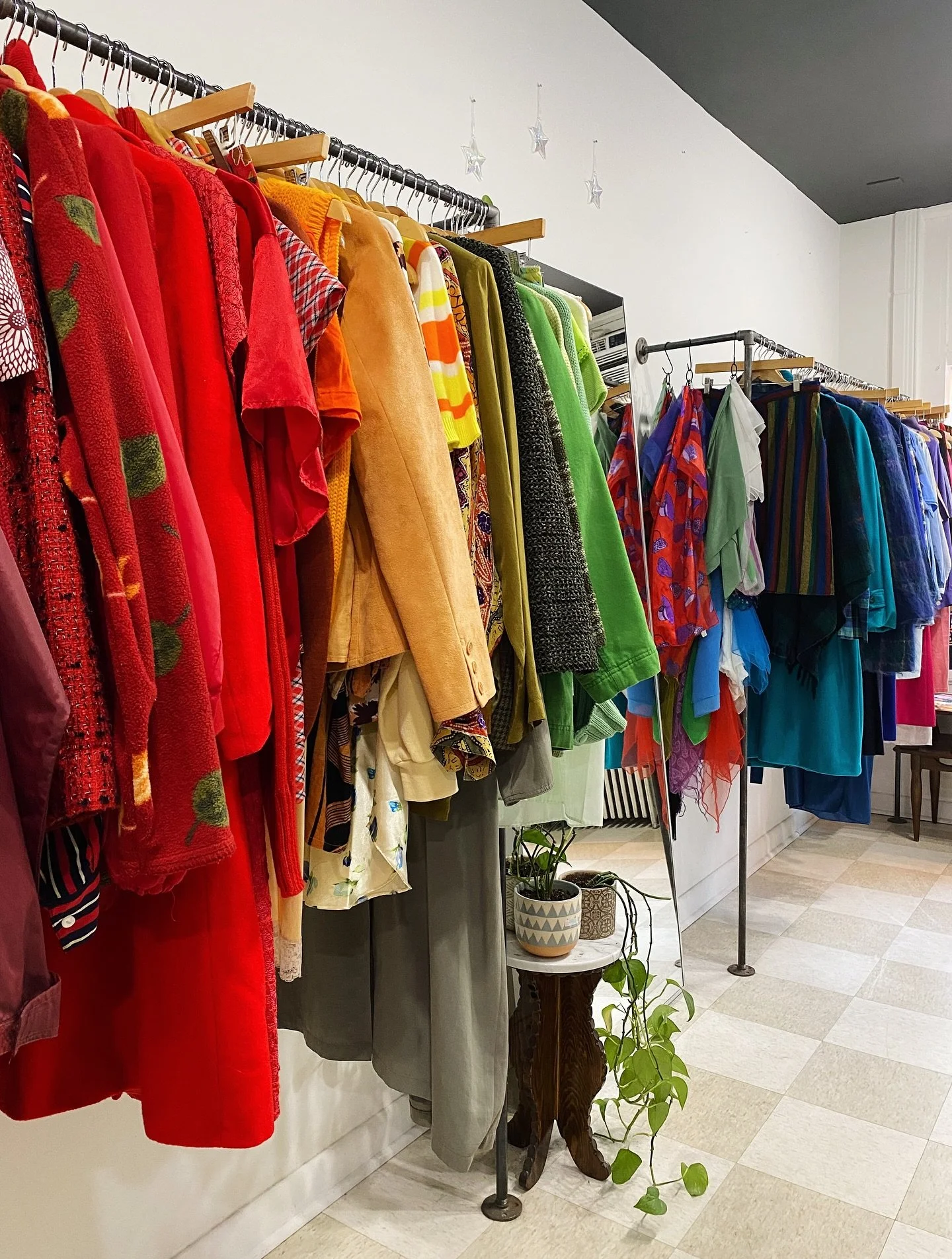 Happy National shop with your gift card day! Okay, maybe we just made that up, but tbh it feels pretty real. 

We&rsquo;re open today 10-4.