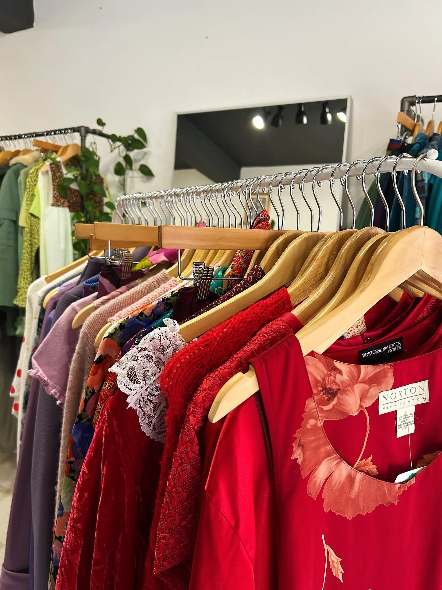 Happy Valentine&rsquo;s Day from all of us at Revolt!💋
We&rsquo;re open 10&ndash;4, so stop by and find the perfect little something for your Valentine, or for yourself.😉
XOXO,
Revolt 💌