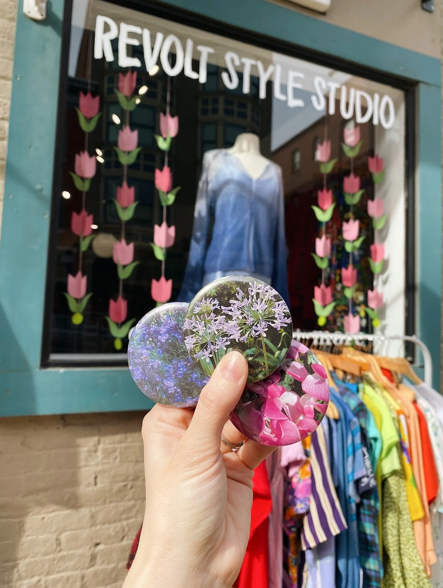 More whimsy! Less ai! 🌷

New at Revolt - buttons made from pages in vintage books, hand made by the one and only @mikaylagrundvig.jpg