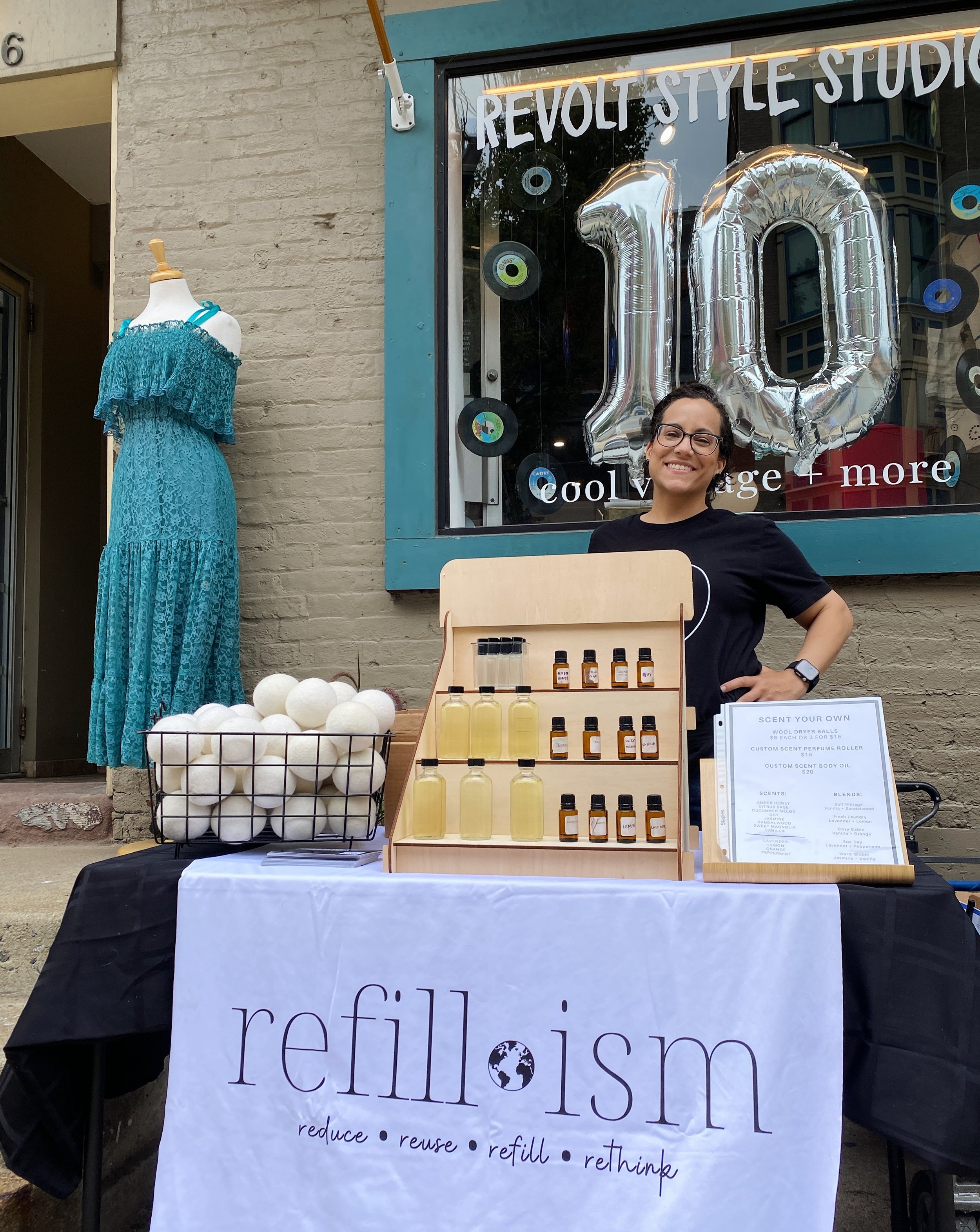 @shoprefillism is here today from 11-3 with a DIY scent bar! Customize your own wool dryer balls, perfume rollers, or body oil with your own all natural scents blends.