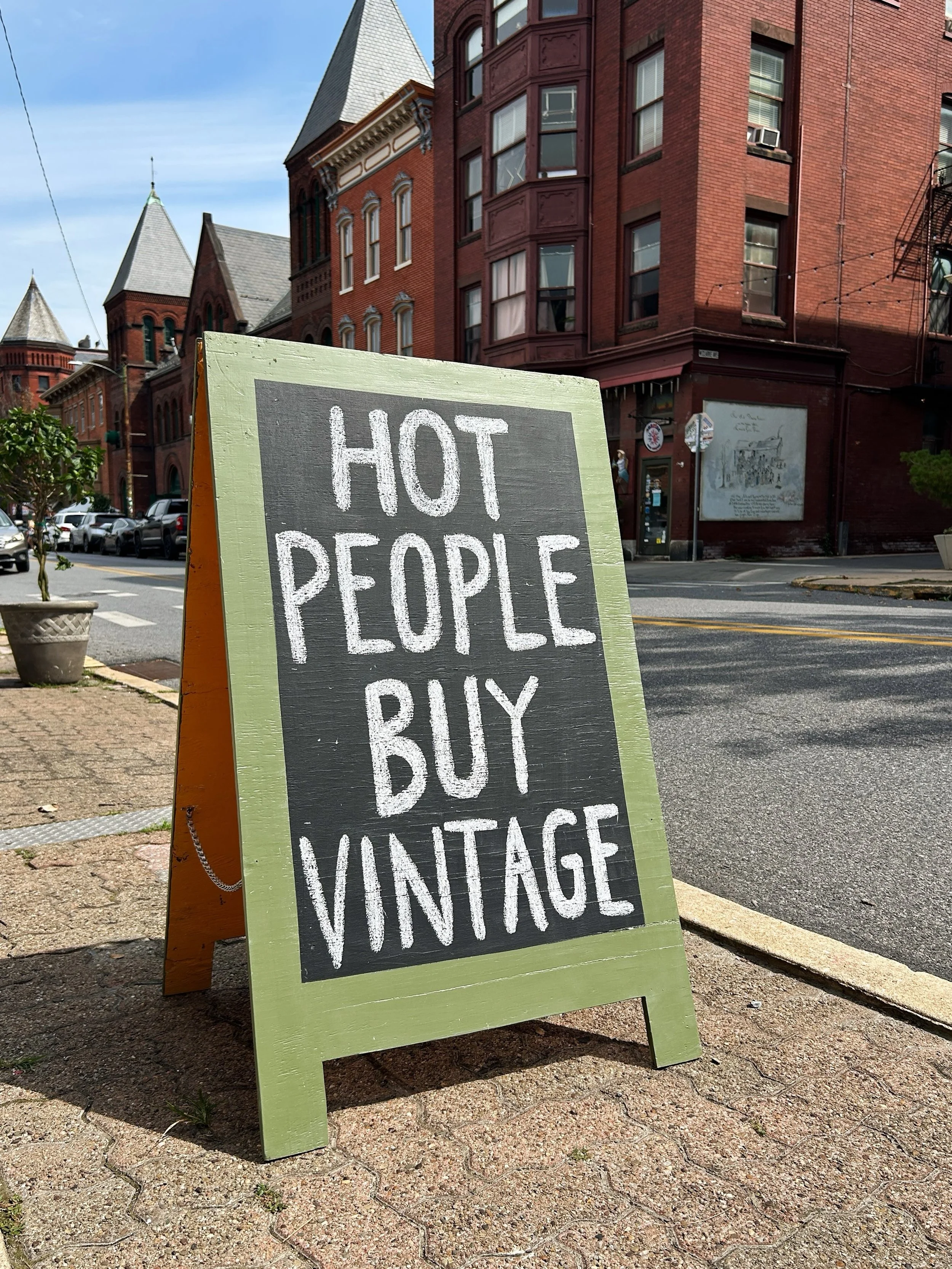 Hot people buy vintage, the sign doesn&rsquo;t lie. 🤷&zwj;♀️ But looking good isn&rsquo;t the only reason to shop vintage! Buying vintage gives clothing a second life, keeps it out of landfills, and helps reduce the environmental impact of fast fash