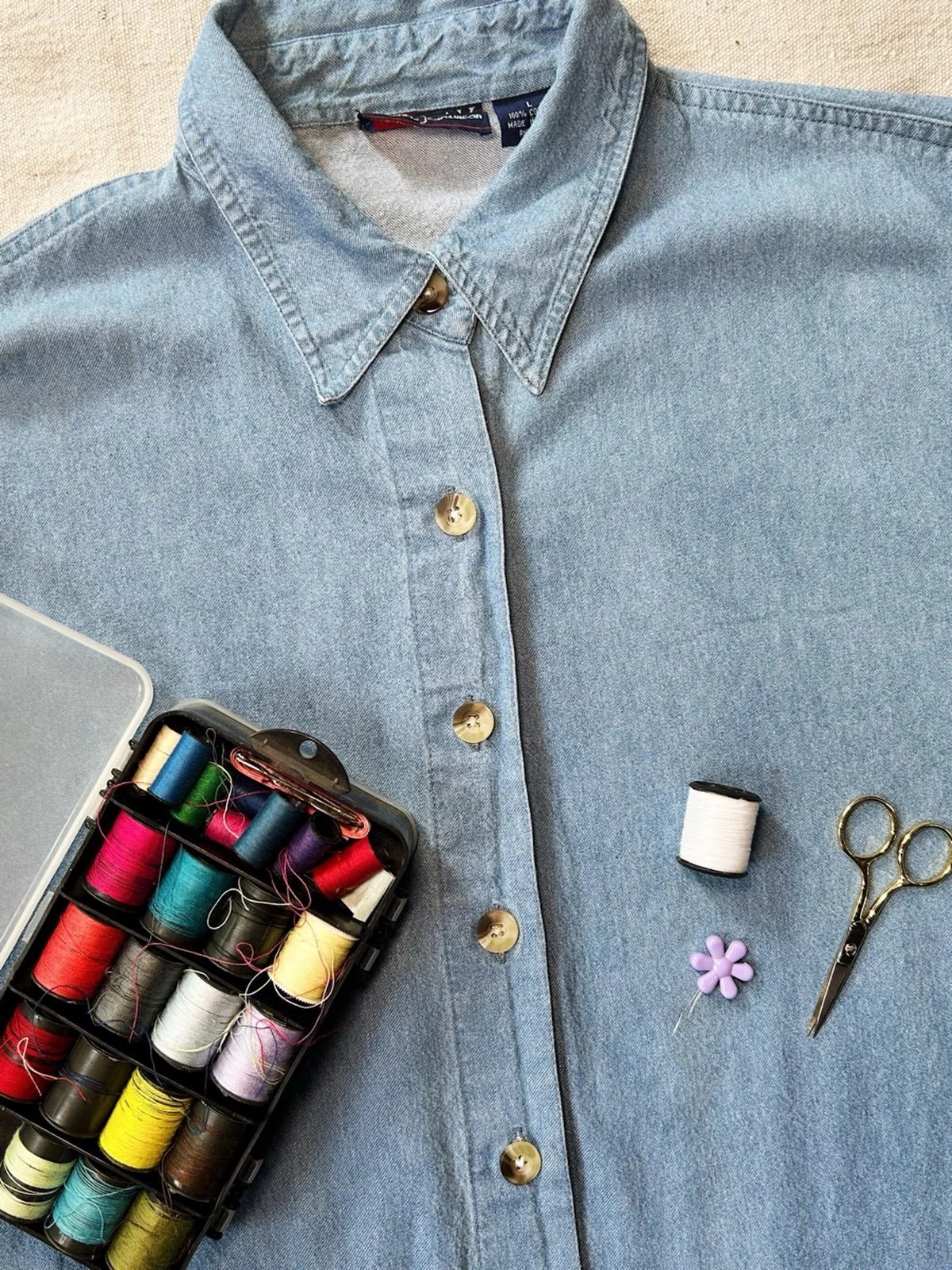 All of our vintage pieces are secondhand, which means some need a little extra love before they&rsquo;re ready to go onto the racks.🧵 When you shop secondhand, you&rsquo;re giving clothing a second life and helping keep perfectly good pieces out of 