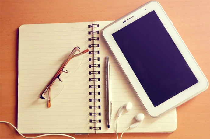 tablet_book_2_free_photo.jpg