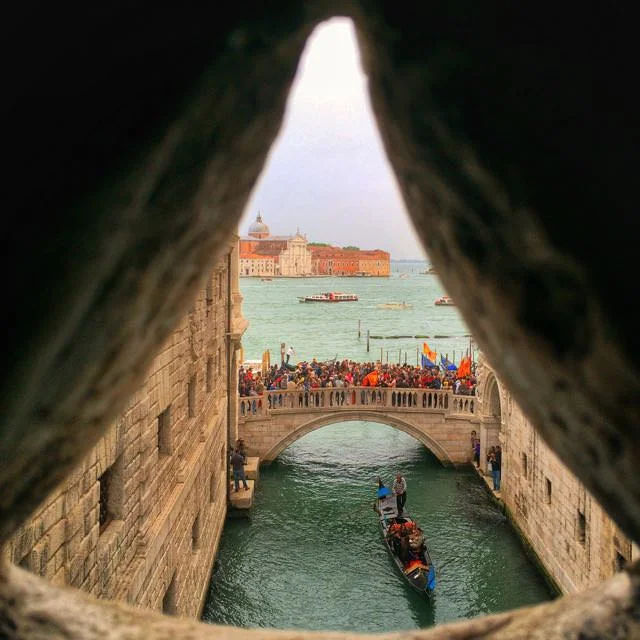 Alternative-Venice-Bridge-of-Sighs.jpg