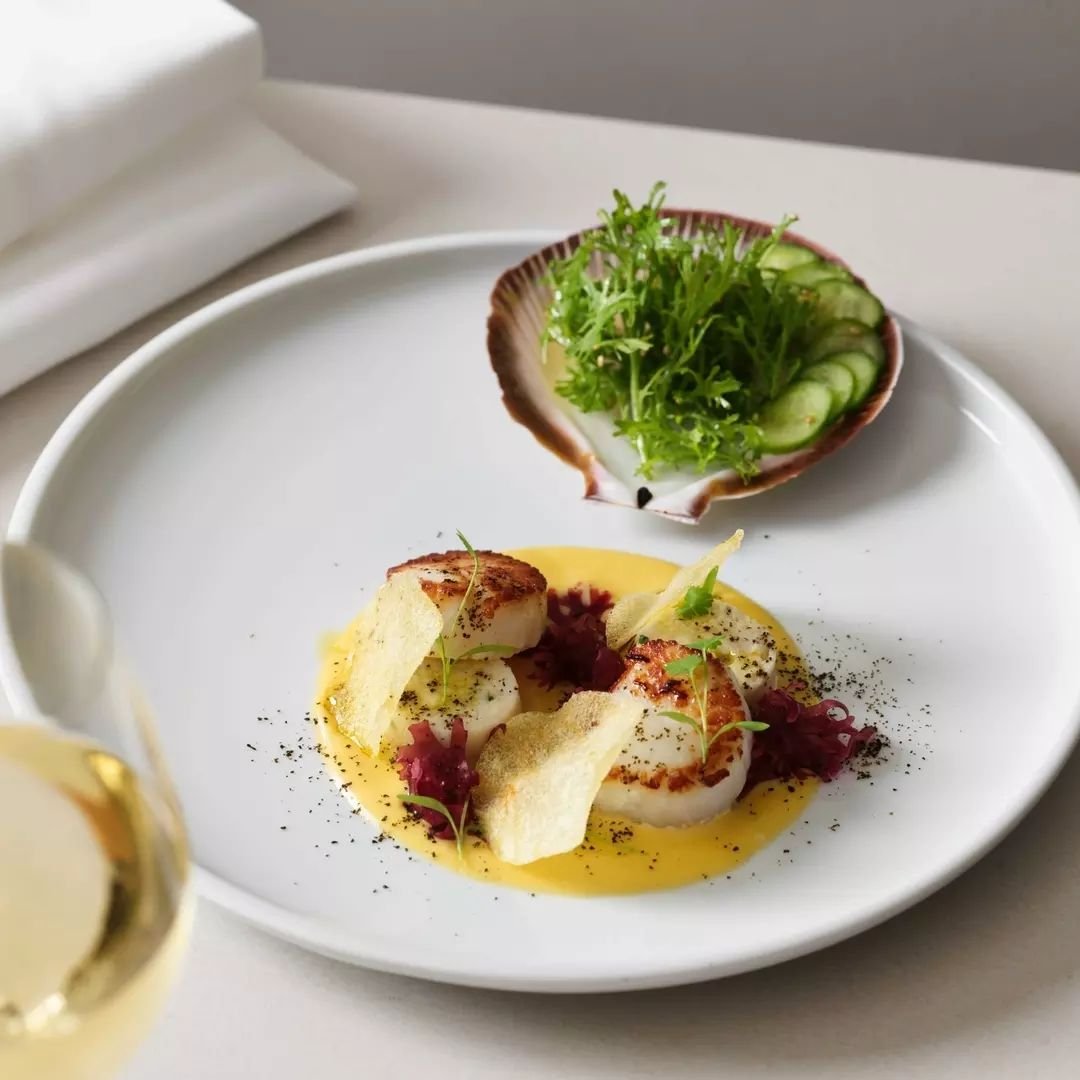 Our Albrolhos Island Scallops are the best scallops available in Australia. While they may be a bit smaller than others, their sweet buttery flavour and soft texture make them our Head Chef Alan O'Keeffe's favourite.