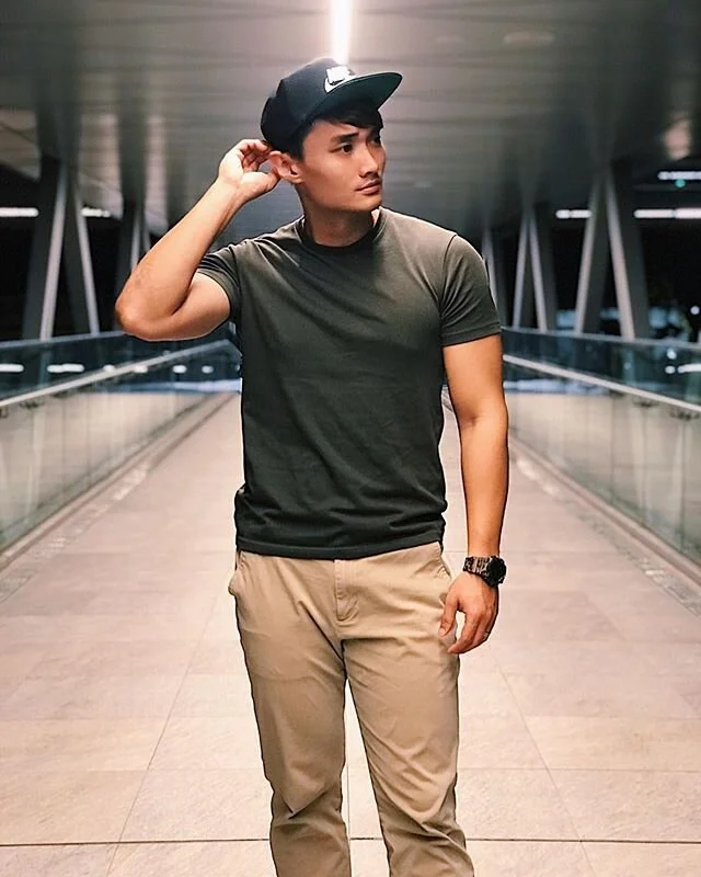 Probably one of the late majorities over here but just started riding on the #crashlandingonyou wave a few days back. Any fellow crashers here? 🙋🏻&zwj;♂️