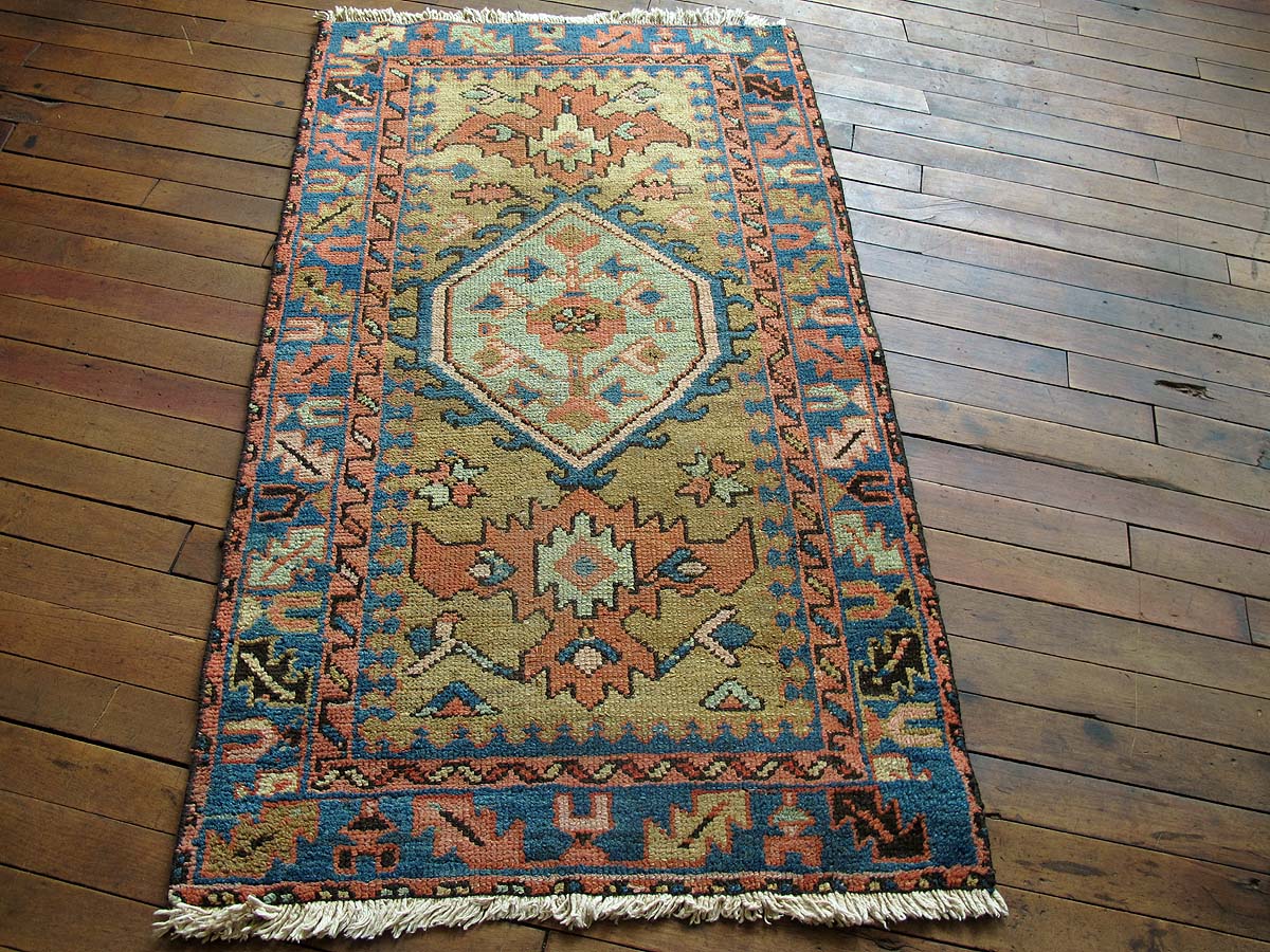Persian Heriz Rug 3'0"x4'0"