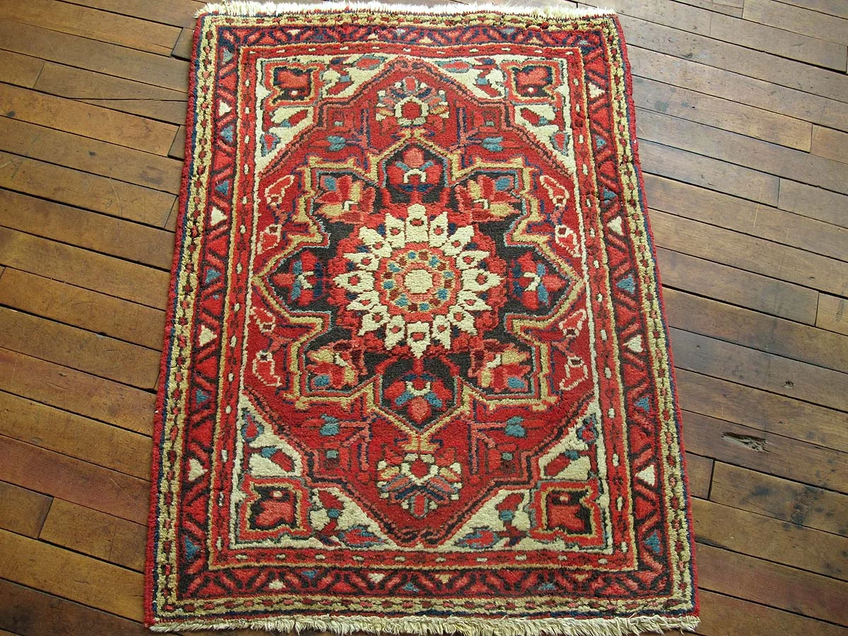 Persian Heriz Rug 2'5"x3'1"