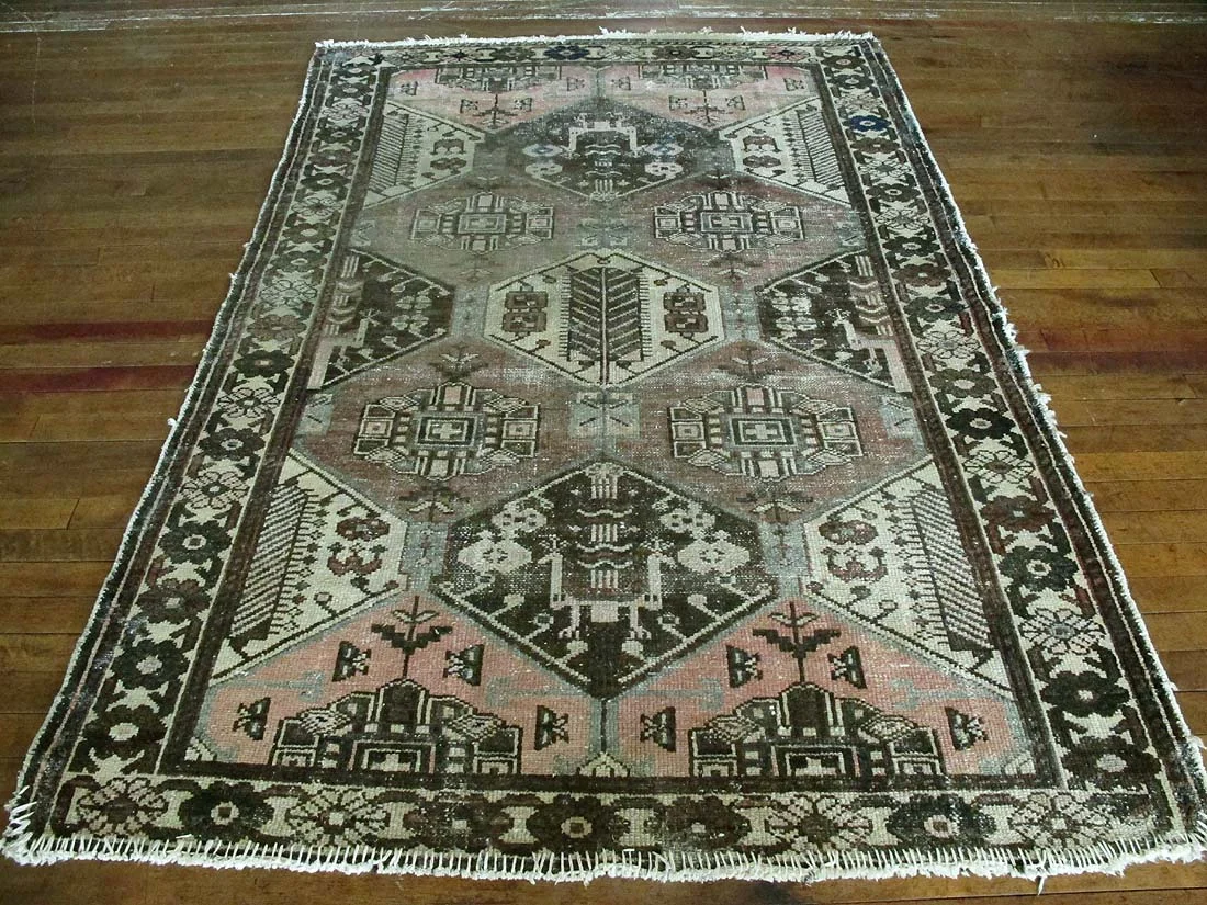 Persian Bakhtiari Rug 4'5"x6'7"