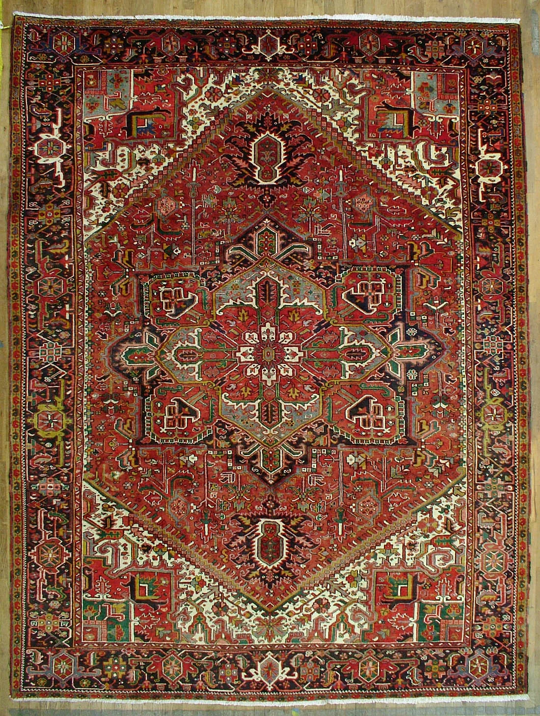 Persian Heriz Rug 9'9"x12'10"