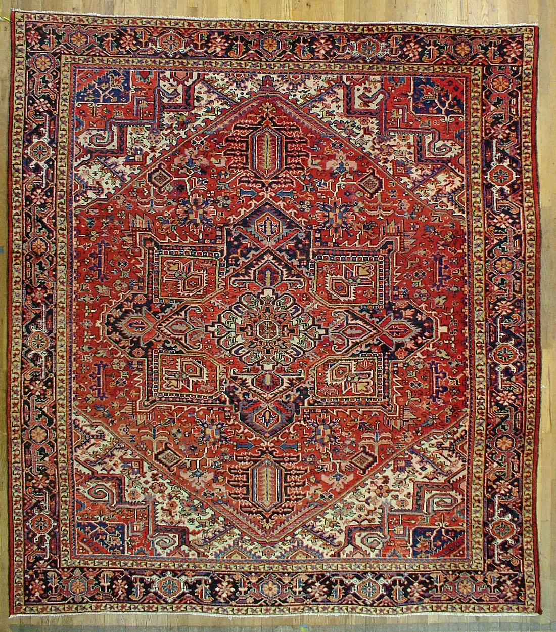 Persian Heriz Rug 9'9"x11'0"