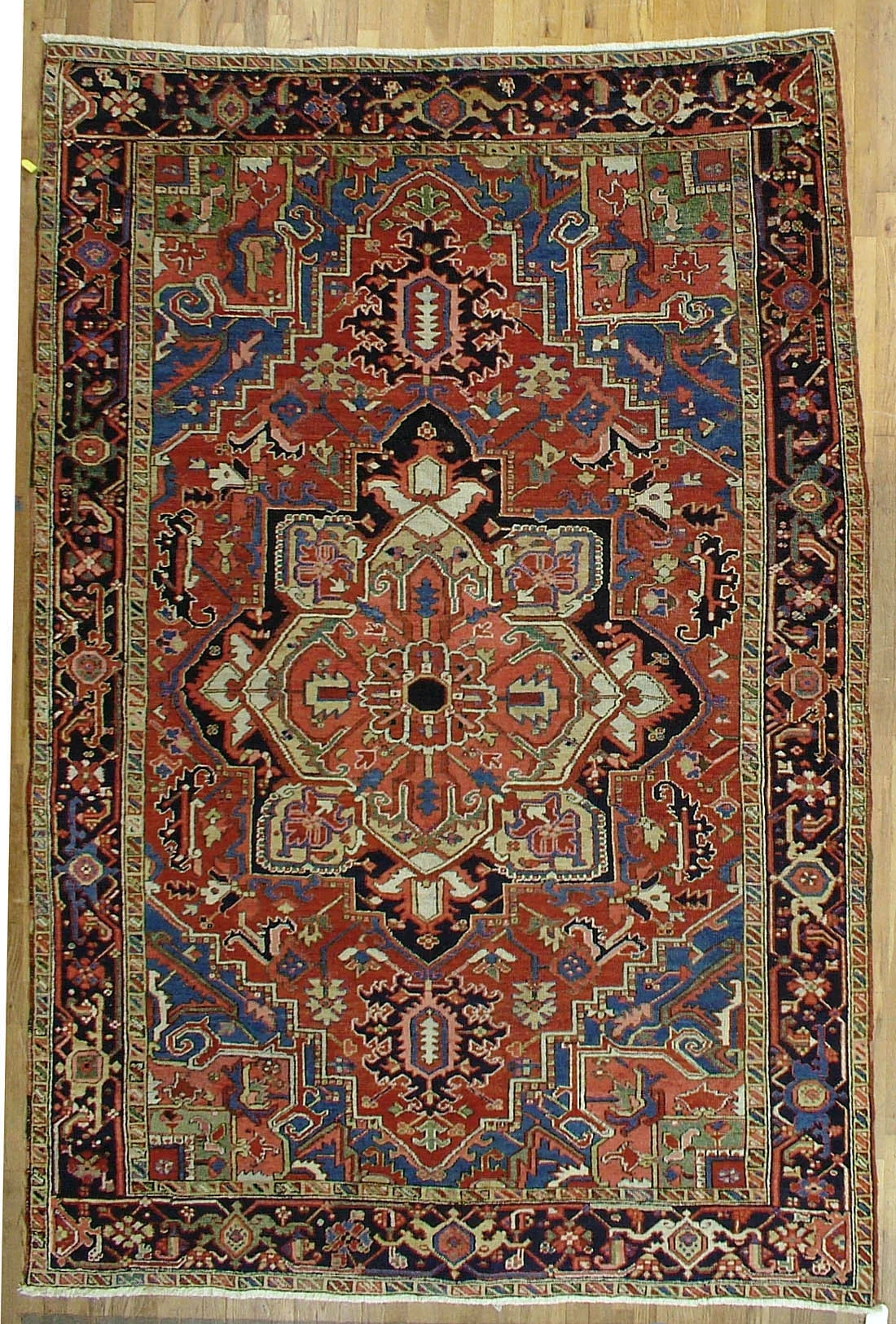 Persian Heriz Rug 7'0"x10'3"