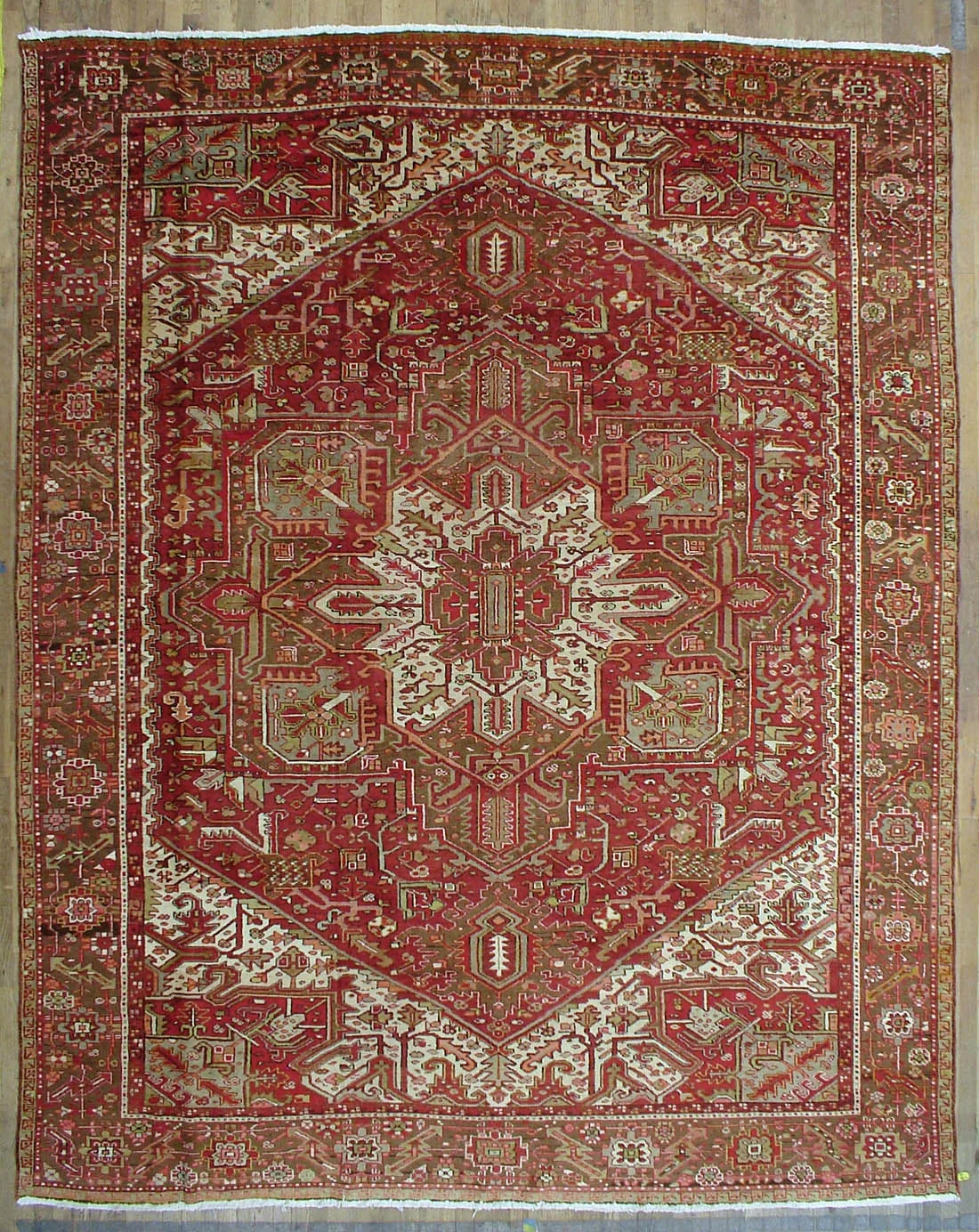 Persian Heriz Rug 9'10"x12'6"