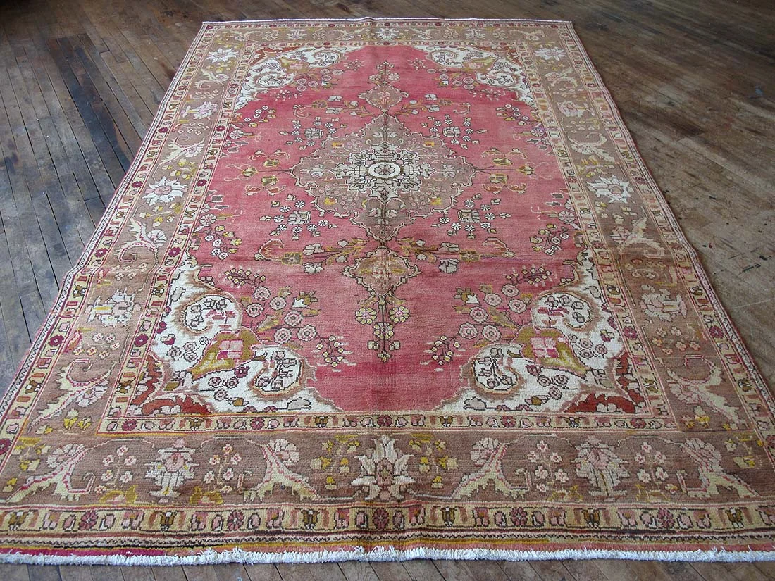 Vintage Persian Tabriz Rug 6'7"x10'1"