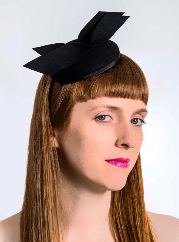 Black felt mini hat with geometric bows