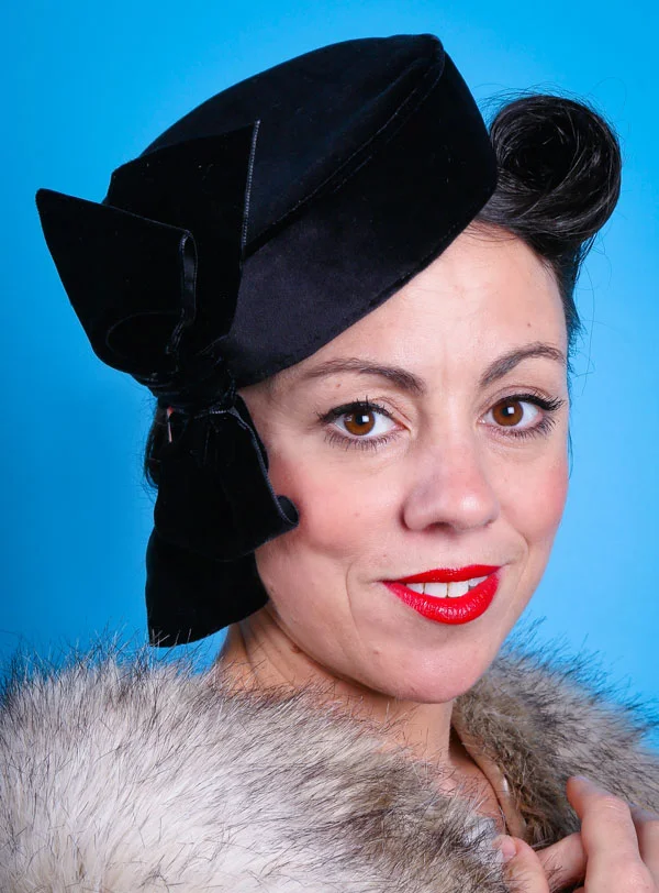 1930s style black velvet pillbow with large bow