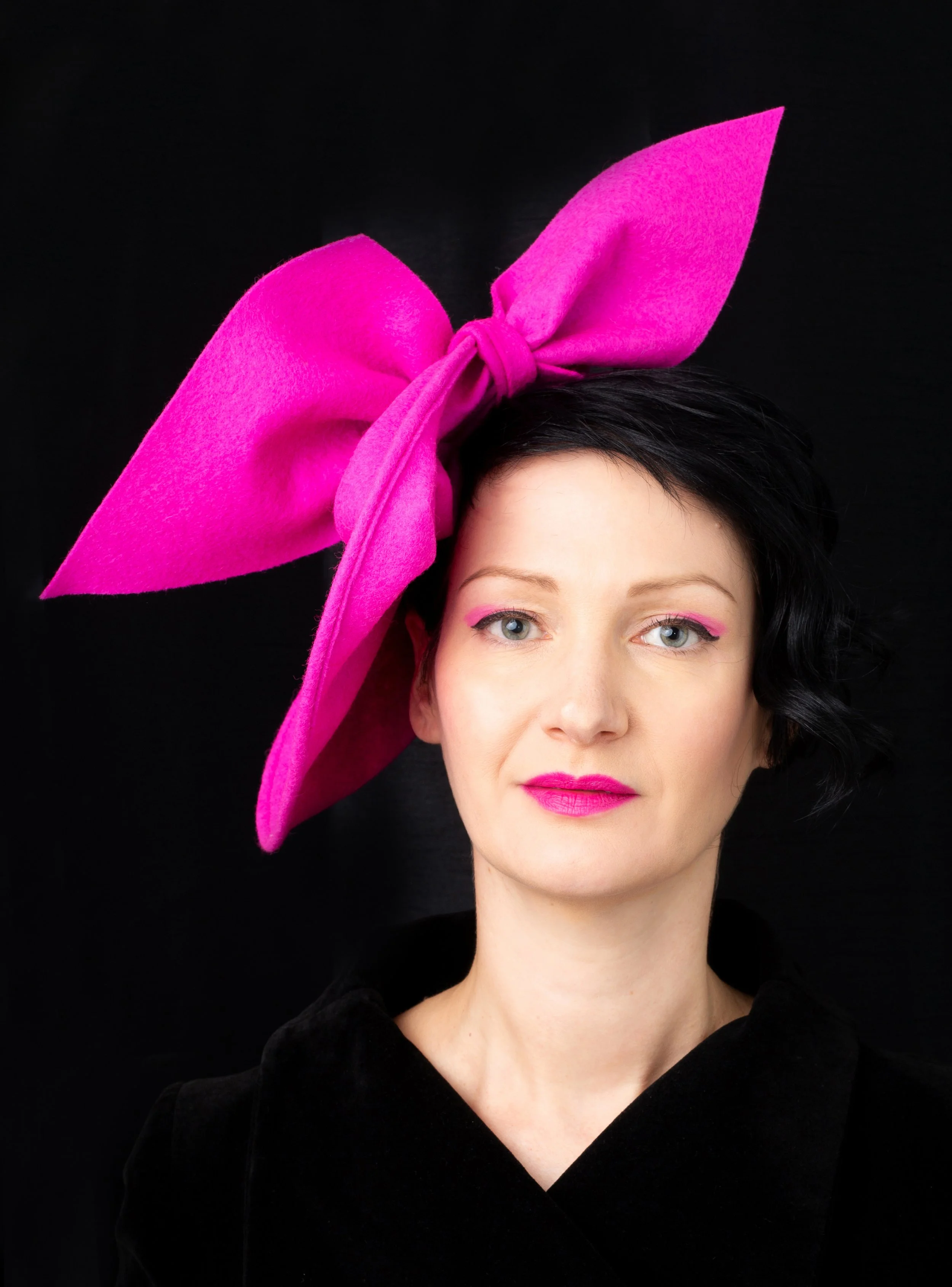 Hot pink felt 30s-40s percher hat with giant bow
