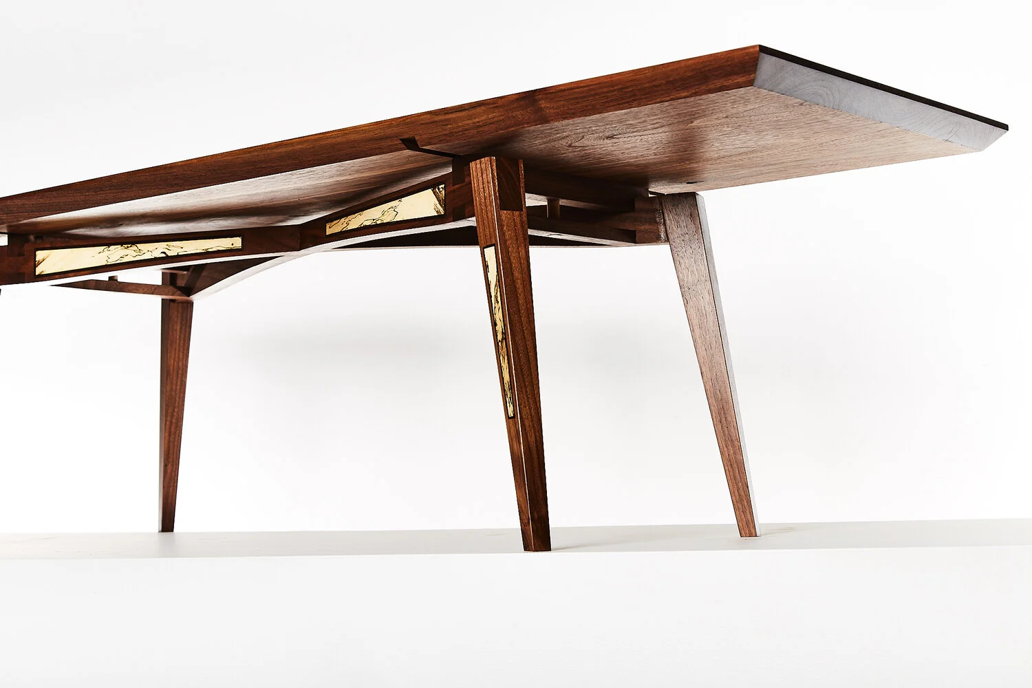 Noel_Table_Round_236090.jpg