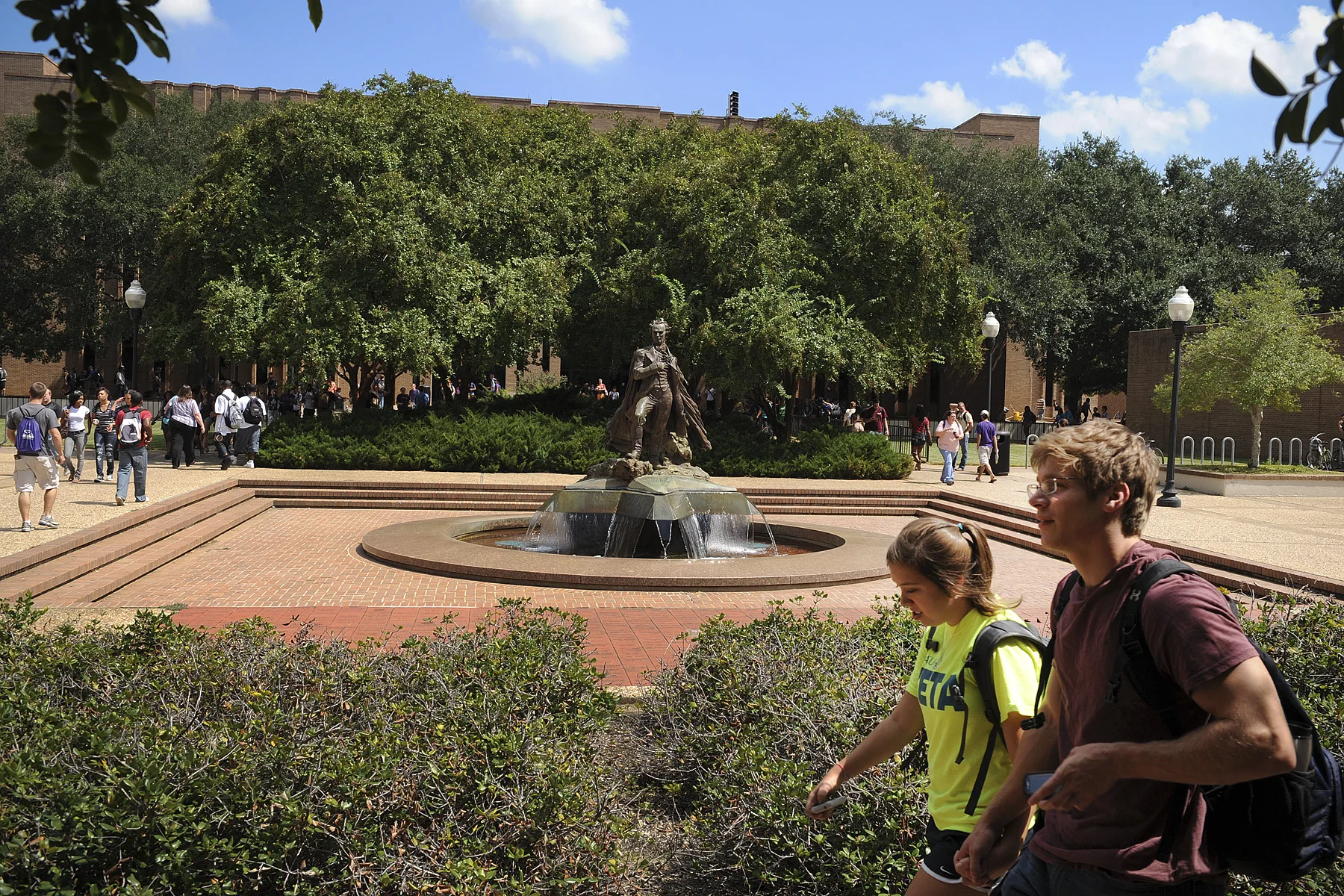 Class day-statue .jpg