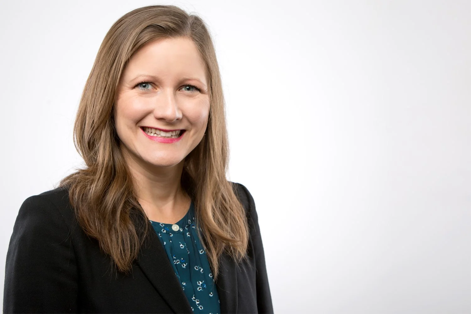 Shannon professional portrait.jpg