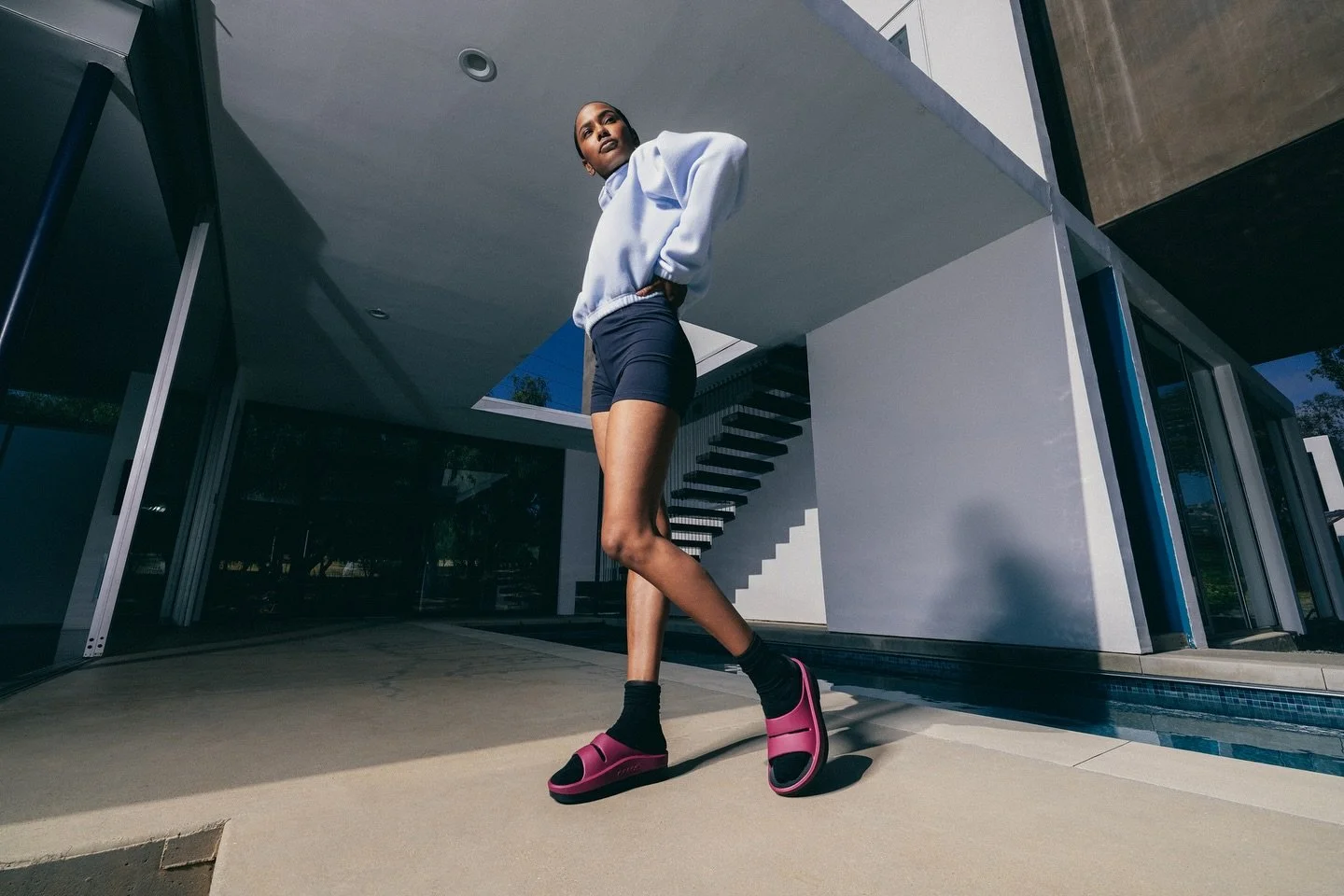 Just wrap a 3 months job for @oofos.
Over 190 retouched stills 🥵. 

Agency: Callen