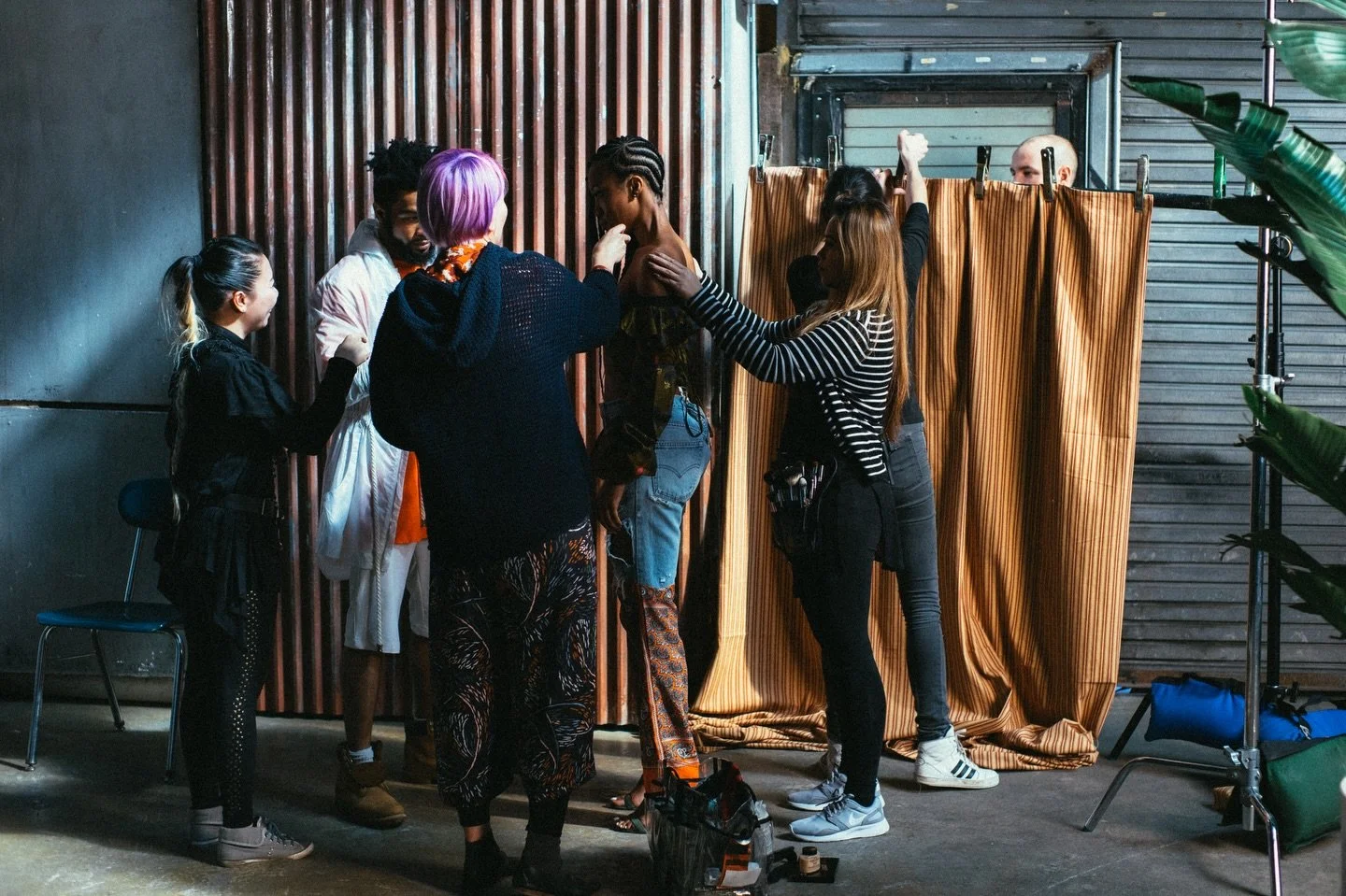 Behind the scene 2017. Wizkid ft. Drake - Come Closer
Directed by Alan Ferguson
Produced by @marietablaskova for @paradoxal_residency
Choreography by @tanishascott