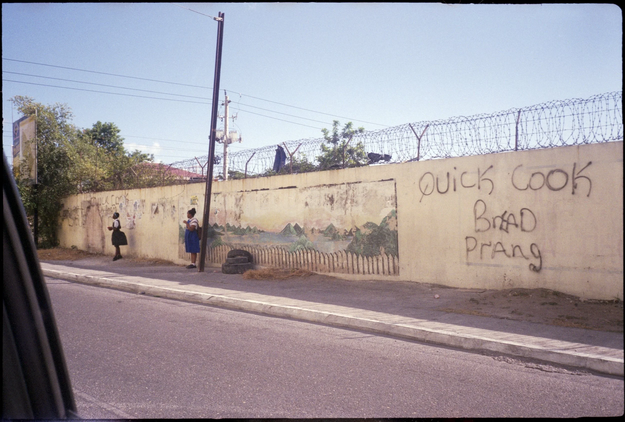 Pierre-Dutty-Vannier_Quick-Cook_School-girls-waiting-for-the-bus-in-Kingston_2020.jpg