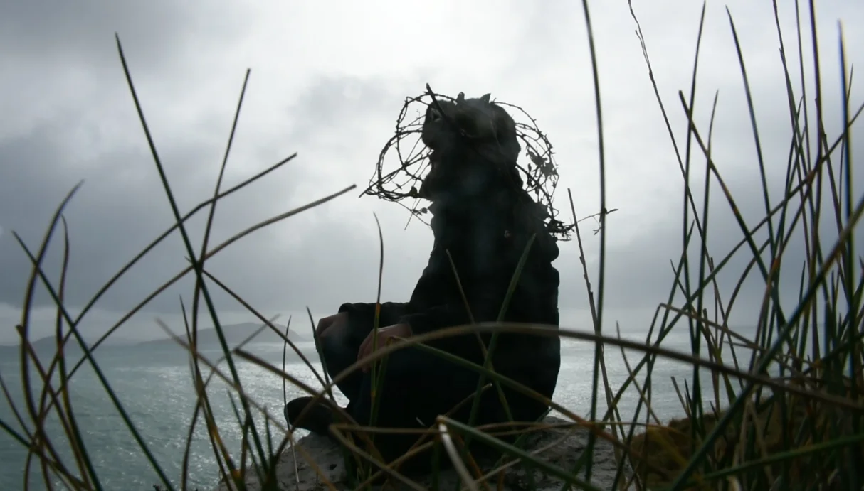  Storm ceremony with brambles. 