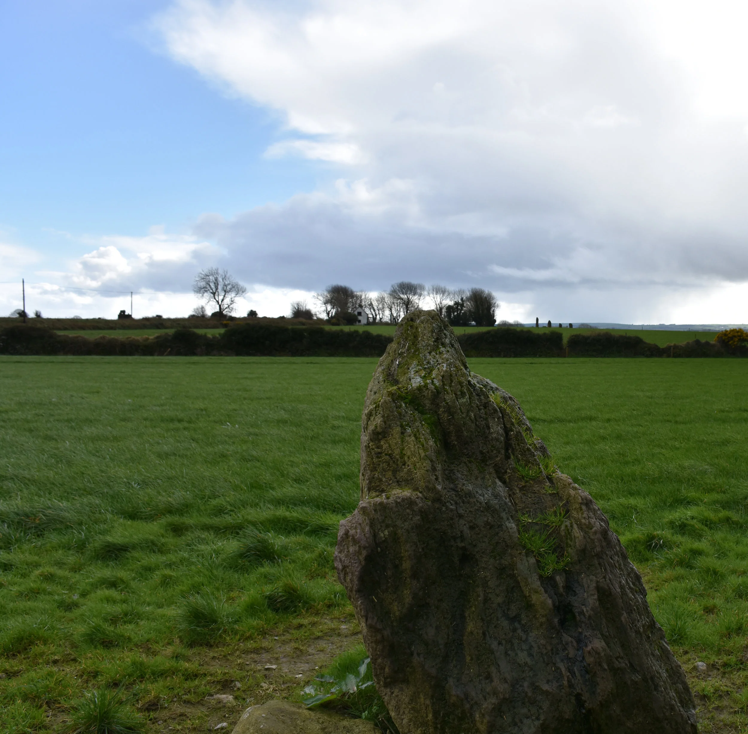 What purpose does this stone serve? I aligned it with the alignment (right).