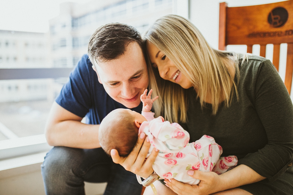 Fresh 48 newborn pictures in hospital | cleveland OH newborn photographer