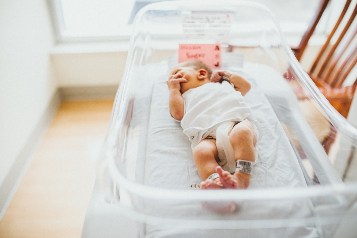 Fresh 48 newborn pictures in hospital | cleveland OH newborn photographer