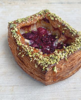 croissant_framboises-324x401.jpg