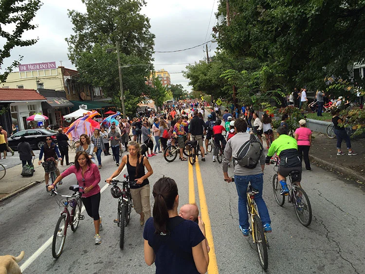 Highland Ave was PACKED. This is where most of the businesses were participating.