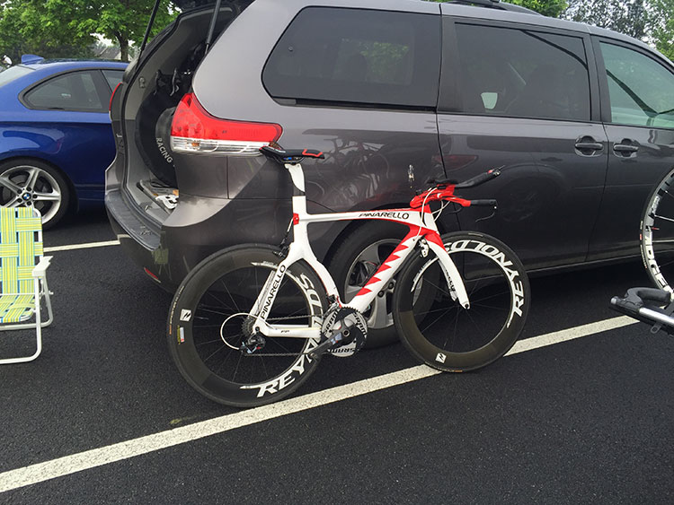 Love the paint job on this Pinarello - looks like shark teeth.