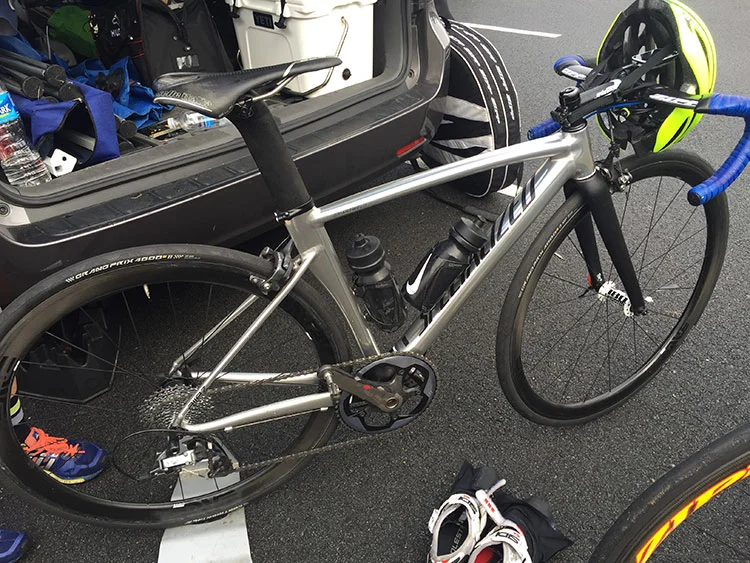 Def makes a statement. Good looking bike.