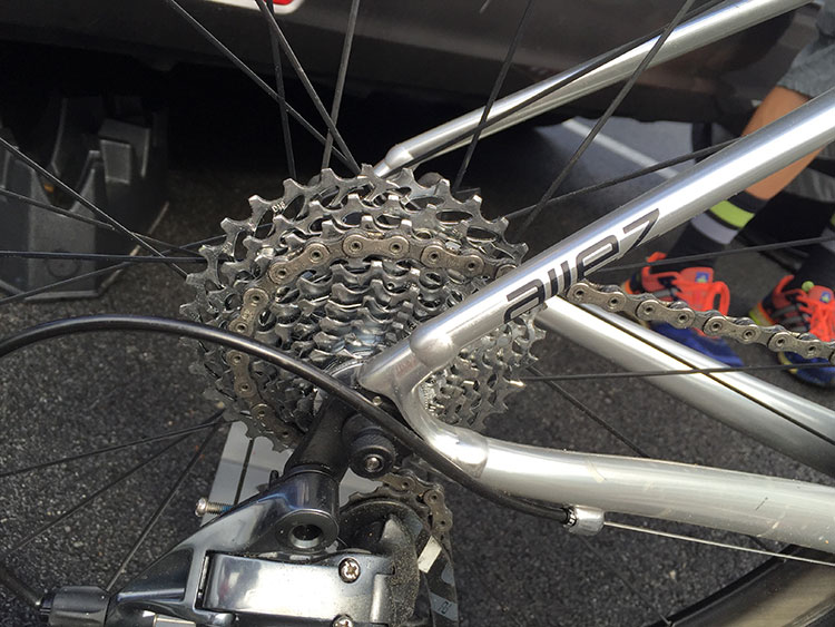32-11t cassette. WHEN I NEED THE 39t CHAINRING I JUST USE MORE MUSCLES INSTEAD.