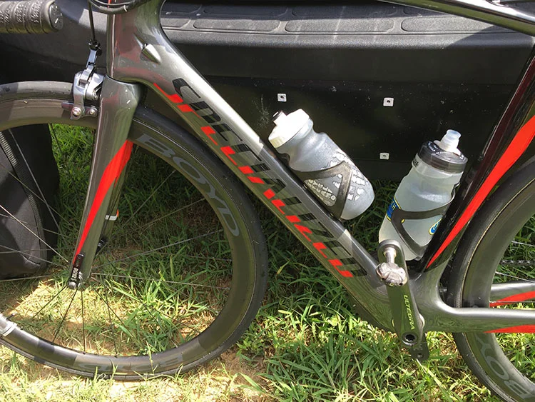 Looks like a downtube cable is not in use - maybe switched to electronic shifting?