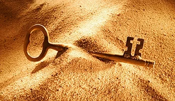 schluessel_sand_suchen_finden_fund.jpg