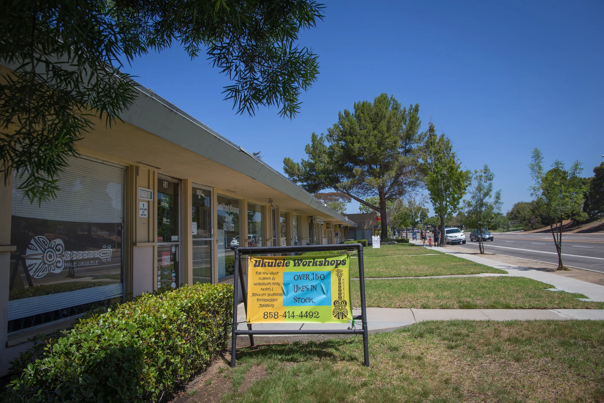 Outside view of Hale 'Ukulele