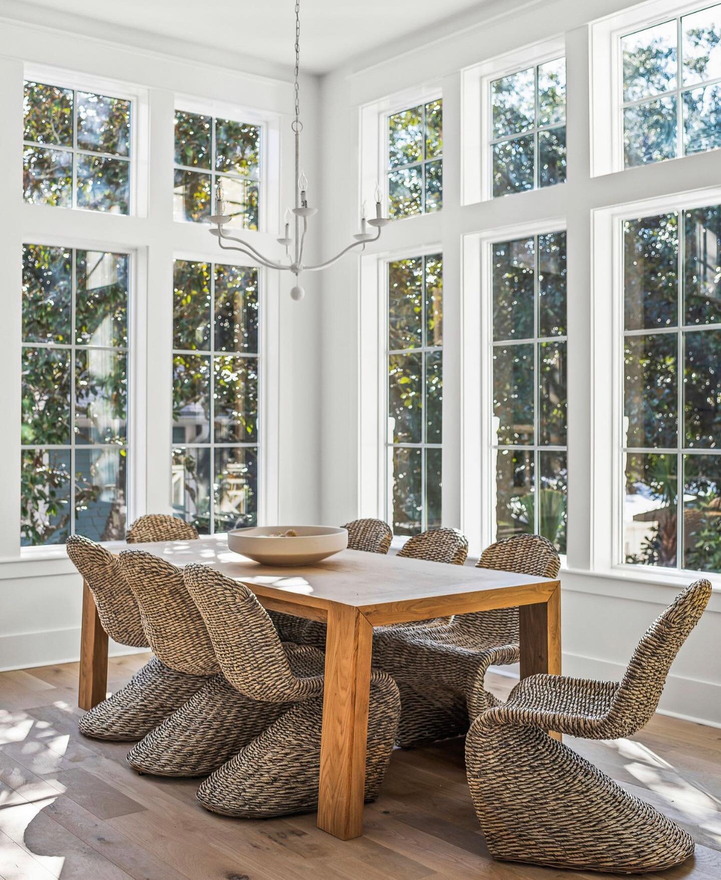 Natural light and a fun set of chairs are the perfect way to set the table (and the mood) for morning coffee or evening conversation.

#interiordesign #interiordesigner #marissaadler #marissaadlerdesigns #luxuryhomes #interiordesignersofinsta #dining