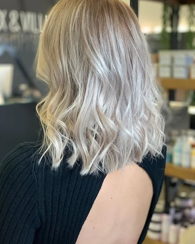 Fresh fresh fresh! 💦Looove a wee makeover, the cleanness of this cool blonde on @ashlee_pienaar is so fresh it makes us all want to start again! 😍cut colour by @brittanyearlhair  using @davinescolor #coolblonde #freshhair #newyou #sustainablecolour